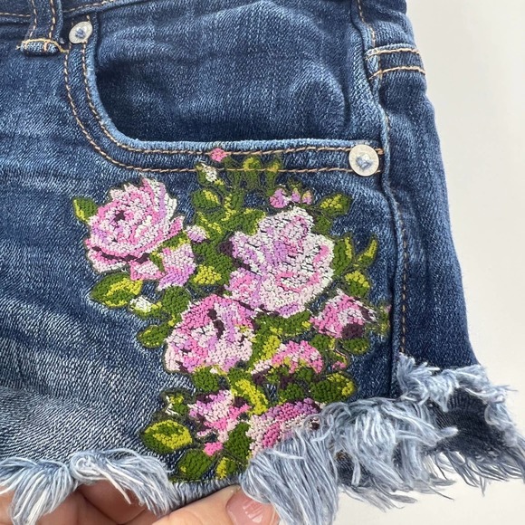 American Eagle Stretch Denim Fringe Cutoff Shorts Embroidered Floral Women's 00 - Picture 8 of 12